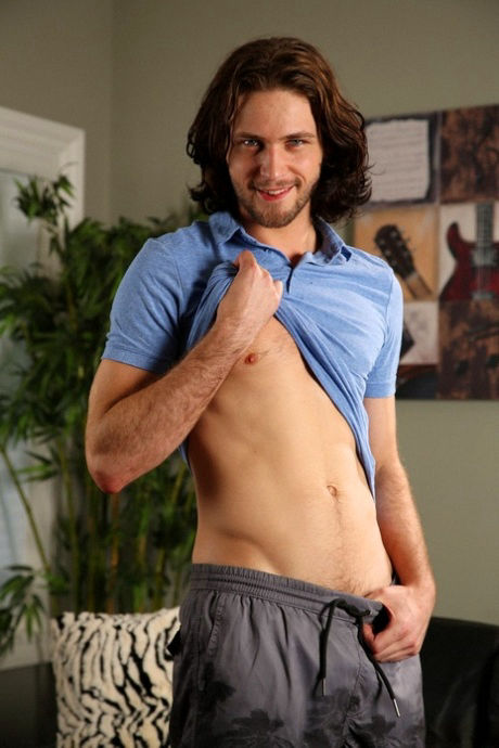 Sneaking into stepbro's room and...fucking - Pierce Hartman, Duncan Black