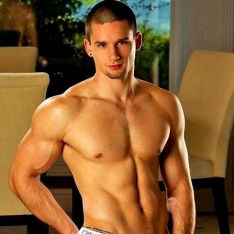 Straight muscled jock fucking a gay dude