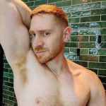 Buffed muscle hunk pounding his lover doggystyle