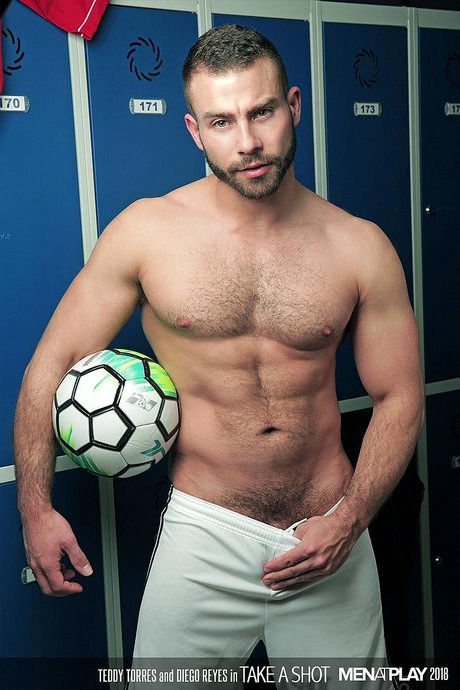 Searching For The Elixir With Two Male Studs (Diego Reyes) And (Jean Franko) - Men.com