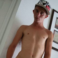 Amateurs Caden Skie and Kyle Baglie cum after sensual anal